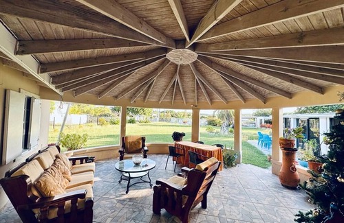 Saint John Parish House | Donhenri House Hodges Bay in Antigua