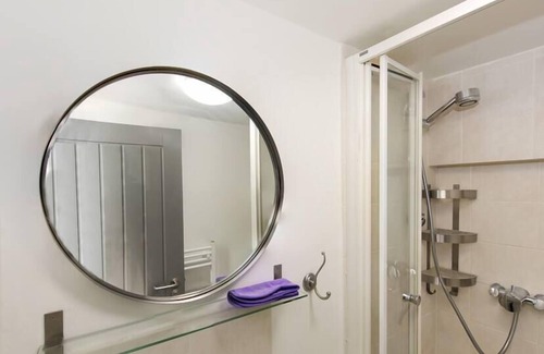 Castle Donington Apartment | Donington Cottage En-Suite 2