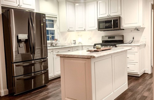 Bremen Cottage | Donna Lee's Cottage-For Anglers & Events : Covered Bass Boat Parking + Fiber