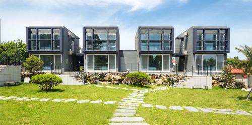 Seogwipo City House | Donnaeko Pension