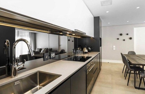 Greater Johannesburg Metropolitan Area Apartment | DonnaMae’s Flat