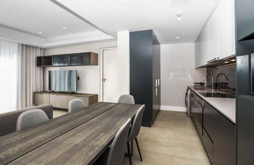 Greater Johannesburg Metropolitan Area Apartment | DonnaMae’s Flat