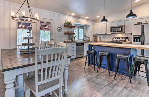 Fir Grove Estates House | Donnelly Vacation Rental Near Lakes & Skiing!