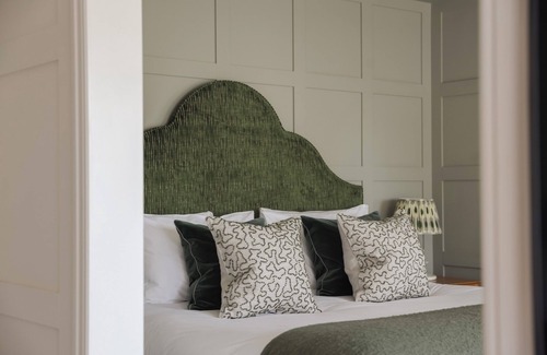 Newbury Hotel | Donnington & Co.