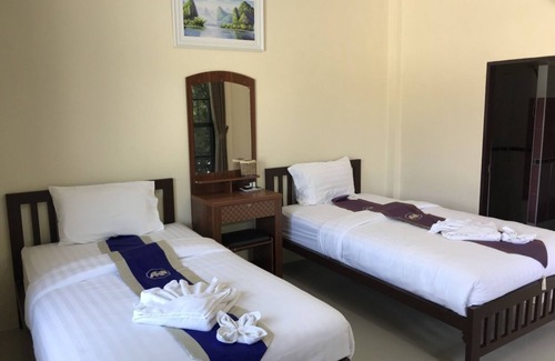 Don Sak Hotel | Donsak Ville