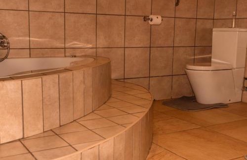 Ngwathe Bed & Breakfast | Donsveertjie Gasteplaas & Venue