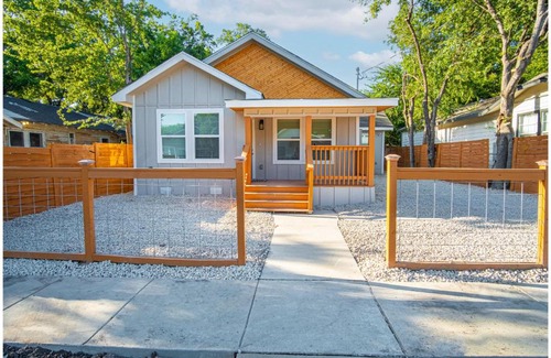 Denver Heights House | Dont Miss Dynamic 4BR2BA Near Jolly Riverwalk