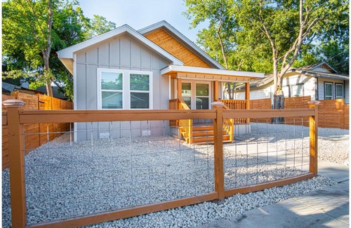 Denver Heights House | Dont Miss Dynamic 4BR2BA Near Jolly Riverwalk
