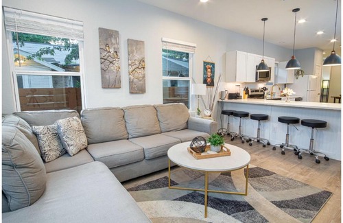 Denver Heights House | Dont Miss Dynamic 4BR2BA Near Jolly Riverwalk