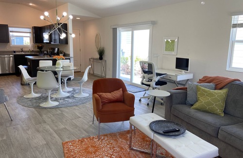 Wildwood House | Don’t miss! Fun 1bed villa with golf cart and lanai. Bring your puppy.