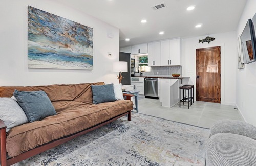 Valparaiso House | Doo-little Dwelling Charming 2 bed home in Valparaiso Fl. n
