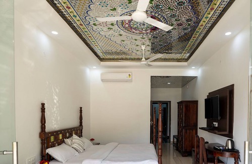 Abu Road Hotel | Doongar fort 7 km from ambaji