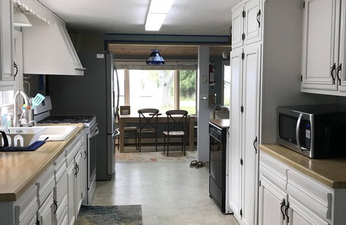 Sturgeon Bay House | Door County Bayside Waterfront Home