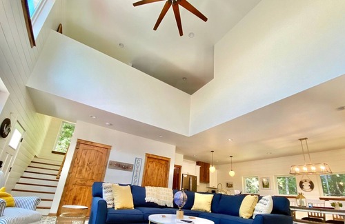 Egg Harbor Cottage | Door County Cottage Retreat of Egg Harbor, Walk to Beach/Town