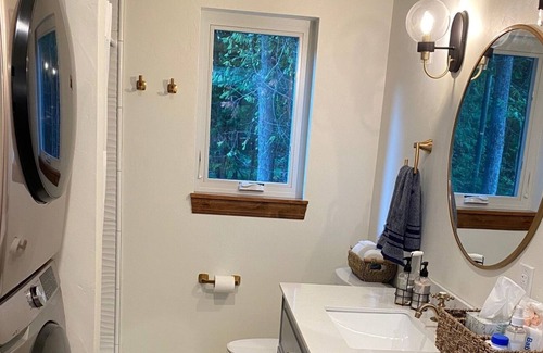 Egg Harbor Cottage | Door County Cottage Retreat of Egg Harbor, Walk to Beach/Town