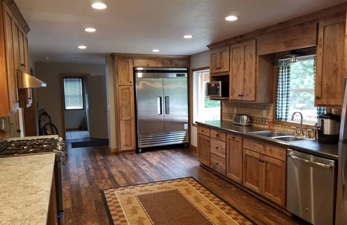 Sturgeon Bay Cabin | Door County Waterfront Sleeps 23