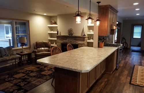 Sturgeon Bay Cabin | Door County Waterfront Sleeps 23