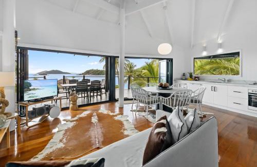 Bedarra Island House | Doorila Beach House
