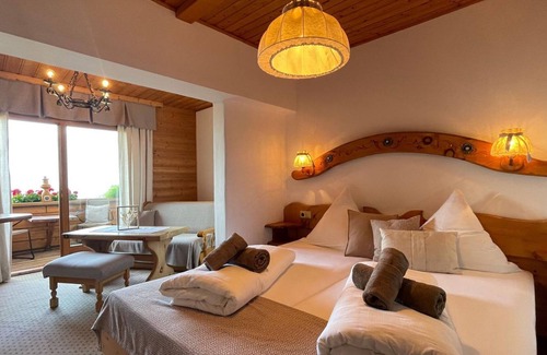 Lieserhofen Cottage | Doppelzimmer mit Balkon und Seeblick - Gasthof-pension Perauer
