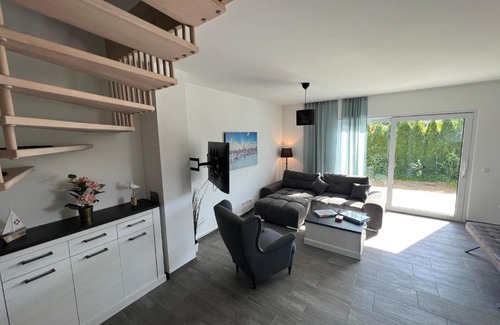 Elmenhorst/Lichtenhagen House | Doppelhaushälfte mit Terrasse