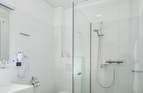 Hartmannsdorf House | Doppelzimmer, Bad, WC, Gartenseitig - Gasthof Gruber Markt Hartmannsdorf