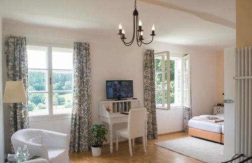 Neumarkt in Steiermark House | Doppelzimmer Kategorie A - Hotel Landsitz Pichlschloss