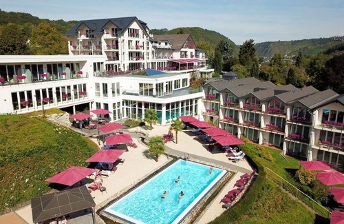 Alken House | Doppelzimme Deluxe Wellnesdusche-sd Ratenore BI 2P - Moselstern Parkhotel Krähennest