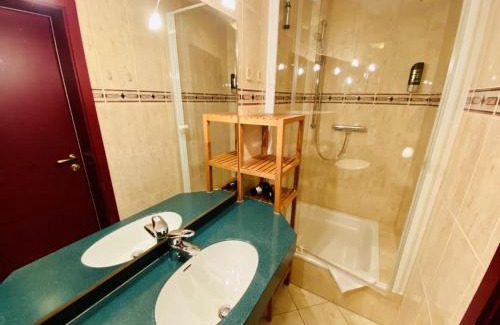 Warnemuende Apartment | Doppelzimmer Bar, direkt am Alten Strom