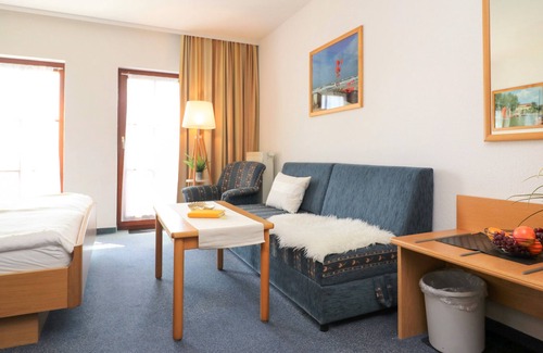 Ostseebad Wustrow Apartment | Doppelzimmer mit Balkon Direkt am Hafen von Wustrow
