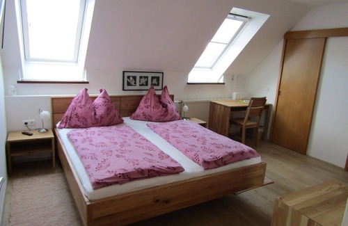 Bad Radkersburg Other | Doppelzimmer, Dusche, WC, Nichtraucher - Urlaub am Bauernhof, Cziglar-benko