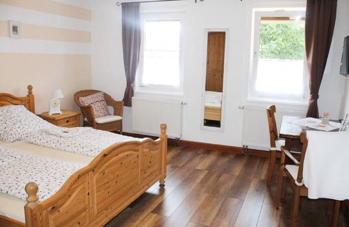 Rosenfeld Apartment | Doppelzimmer Hofblick