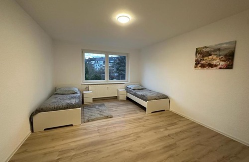 Osnabrueck House | Doppelzimmer in einer Dreizimmerwohnung mit Bad und Küche