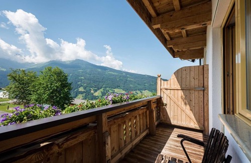 Weerberg Apartment | Doppelzimmer mit Balkon - Ferienpension Steiner
