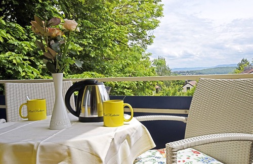 Tuebingen Apartment | Doppelzimmer mit Dusche und WC