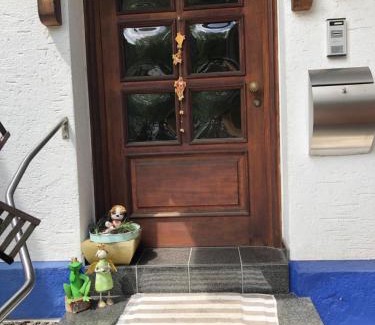 Winningen House | Doppelzimmer mit Wasserbett