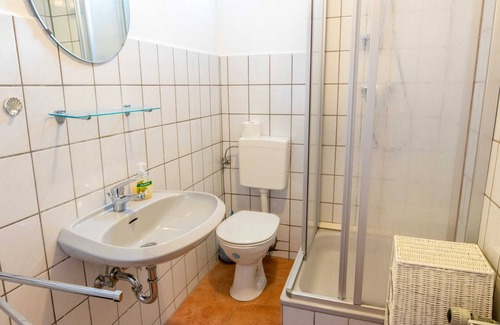 Prohn Apartment | Doppelzimmer - Pension Zur Kurve