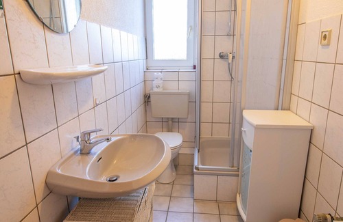Prohn Apartment | Doppelzimmer - Pension Zur Kurve