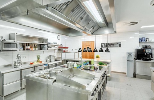 Neroth House | Doppelzimmer Plus Standard inkl.Halbpension - Zur Neroburg, Hotel Restaurant