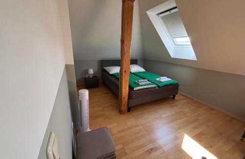 Meine House | Doppelzimmer, TV- Bad, Kühlschrank- Parkplatz-17