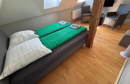 Meine House | Doppelzimmer, TV- Bad, Kühlschrank- Parkplatz-17