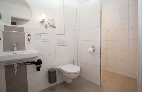 Schwabbach Bed & Breakfast | Doppelzimmer - Wein & Bett Weihbrecht