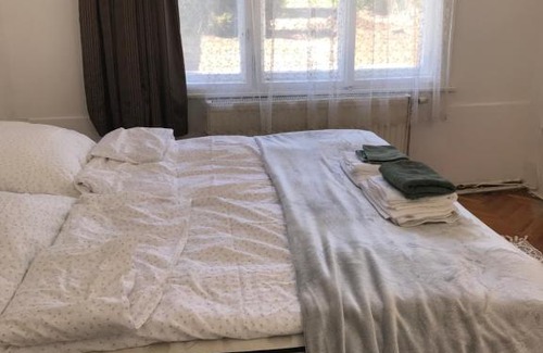 Bukfurdo Apartment | Dóra Apartman