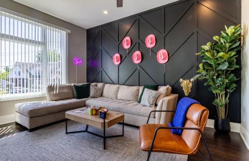 Historic Waverly House | Doralee by AvantStay 8 Minute Drive to Broadway Dolly Parton Themed