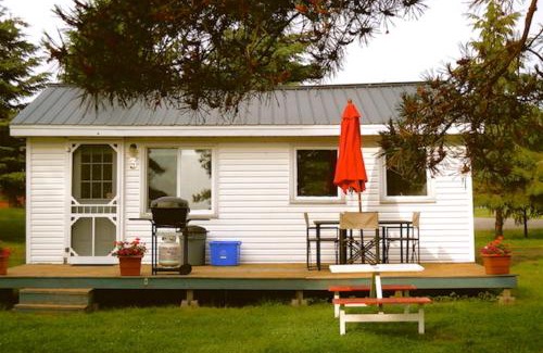 Iroquois Ski Chalet | Doran Bay Resort