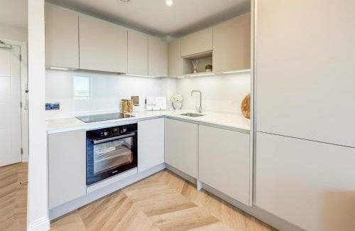Dorchester Apartment | Dorchester Centre Apartment - Free Parking & Views