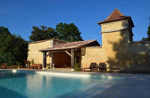 Saint-Medard-de-Mussidan House | Dordogne holiday home with 12m x 6m heated pool in a beautiful setting