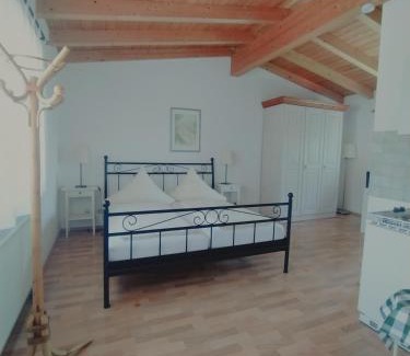Deggendorf House | Dorfschänke DEGGENDORF Hotel & Apartmenthaus