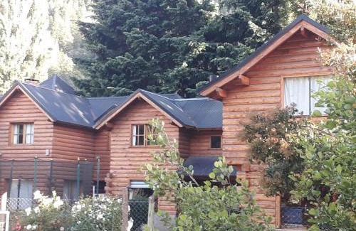 Lanin National Park Apartment | dormi junto al arroyo