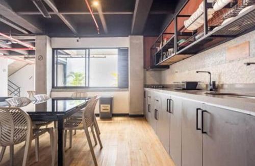 La Florida House | Dormitorios en Medellín con áreas comunes, Coworking - Be Together by Roots Rentals TOG HAB