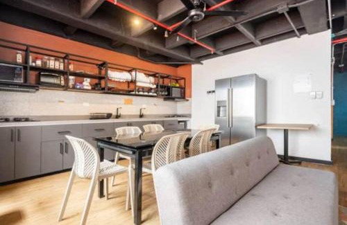 La Florida House | Dormitorios en Medellín con áreas comunes, Coworking - Be Together by Roots Rentals TOG HAB
